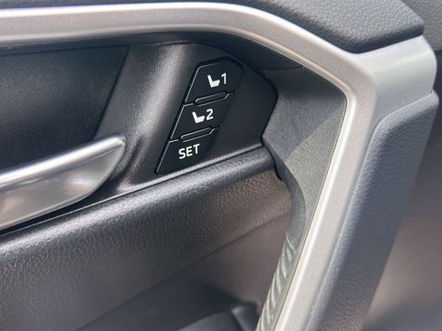 Used 2021 Toyota RAV4 XLE Premium AWD/4WD image 15