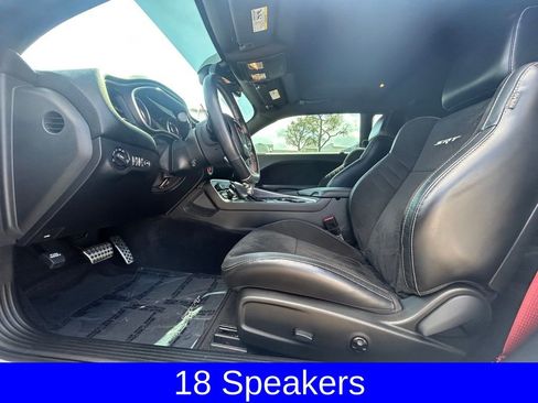 Used 2015 Dodge Challenger SRT image 10