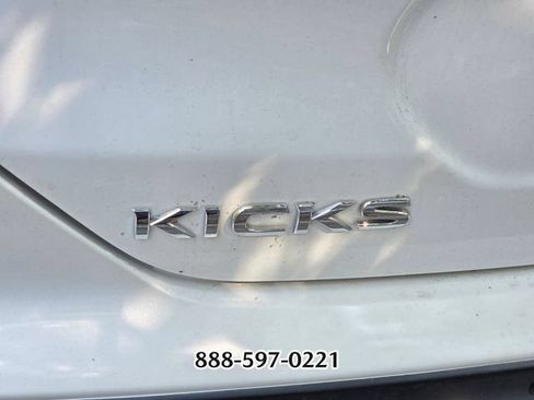 Used 2022 Nissan Kicks SR w/ Premium Package FWD image 9