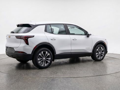 Used 2025 Chevrolet Equinox LT image 9