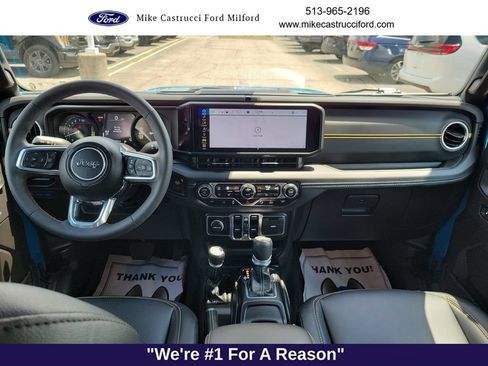 Used 2024 Jeep Wrangler Unlimited Sahara w/ Technology Group AWD/4WD image 10