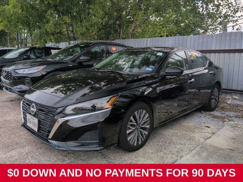 Used 2025 Nissan Altima 2.5 SV FWD image 1