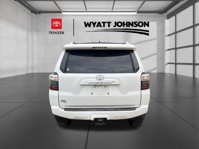 Used 2018 Toyota 4Runner SR5 Premium AWD/4WD image 4
