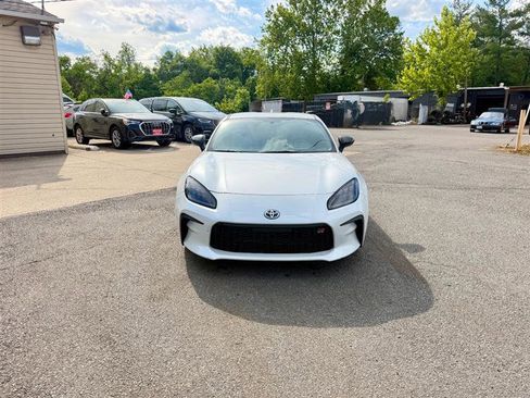 Used 2024 Toyota GR86 RWD image 25