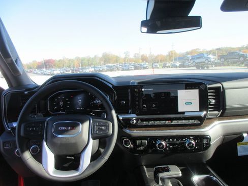 New 2026 GMC Sierra 1500 Elevation image 16
