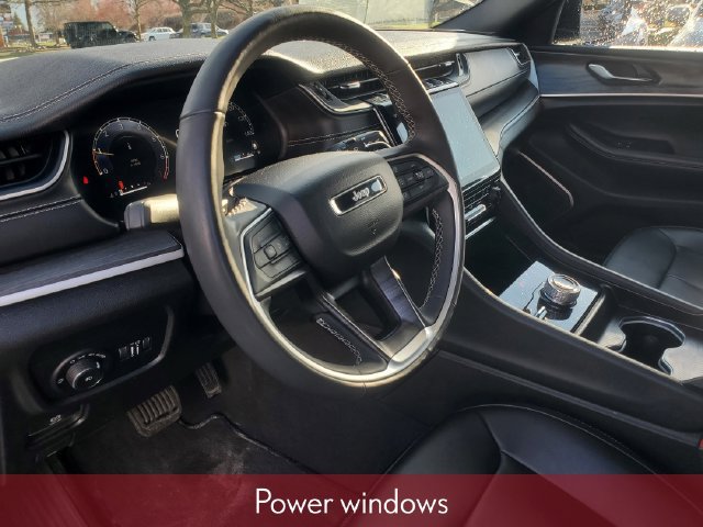 Used 2025 Jeep Grand Cherokee Limited w/ Black Appearance Package AWD/4WD image 22