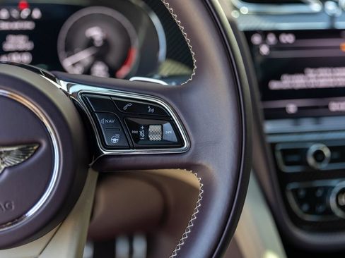 Certified 2023 Bentley Bentayga AWD/4WD image 31