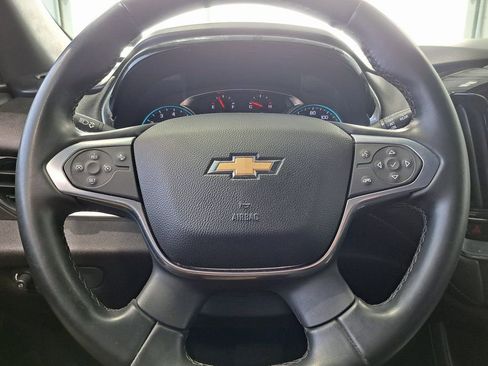 Used 2023 Chevrolet Traverse LT image 11