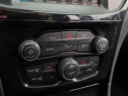 Used 2021 Chrysler 300 S image 19