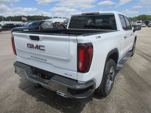New 2026 GMC Sierra 1500 SLT w/ SLT Premium Package AWD/4WD image 4