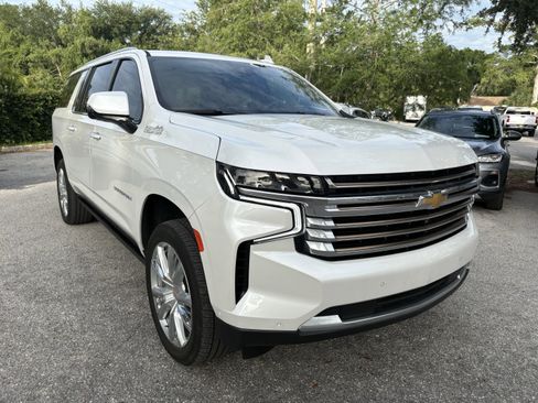 Used 2024 Chevrolet Suburban High Country w/ Advanced Technology Package AWD/4WD image 1