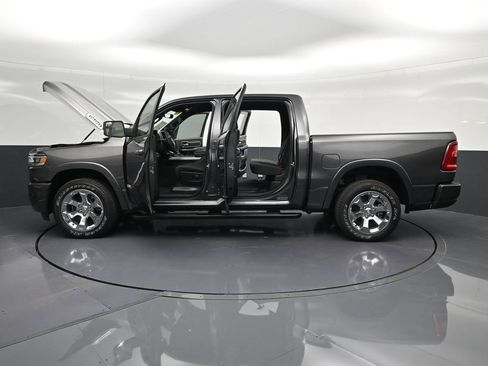 Used 2025 RAM 1500 Big Horn AWD/4WD image 37