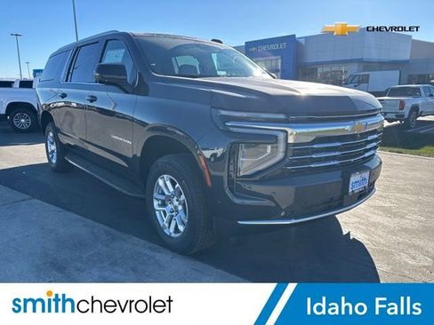 New 2026 Chevrolet Suburban LT image 1