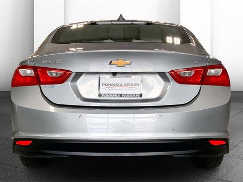 Used 2024 Chevrolet Malibu LT image 3