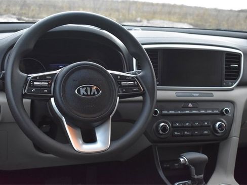 Certified 2020 Kia Sportage LX image 18