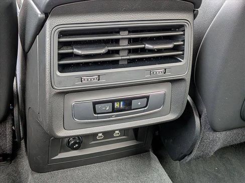 Certified 2025 Audi Q7 3.0T Premium w/ Convenience Package image 19