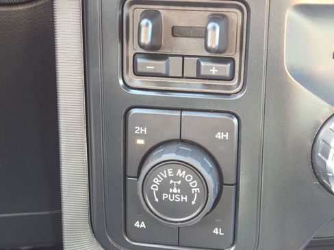 Used 2025 Ford F150 Platinum AWD/4WD image 29