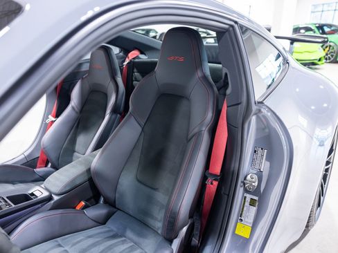 Used 2024 Porsche 911 Carrera GTS RWD image 39