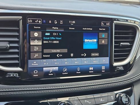 Used 2021 Chrysler Pacifica Touring w/ Uconnect Theater Family Group image 26