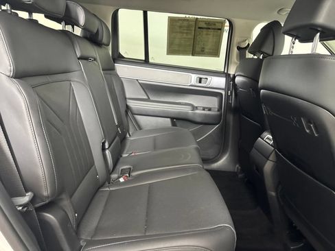 Used 2026 Hyundai Santa Fe SEL FWD image 24