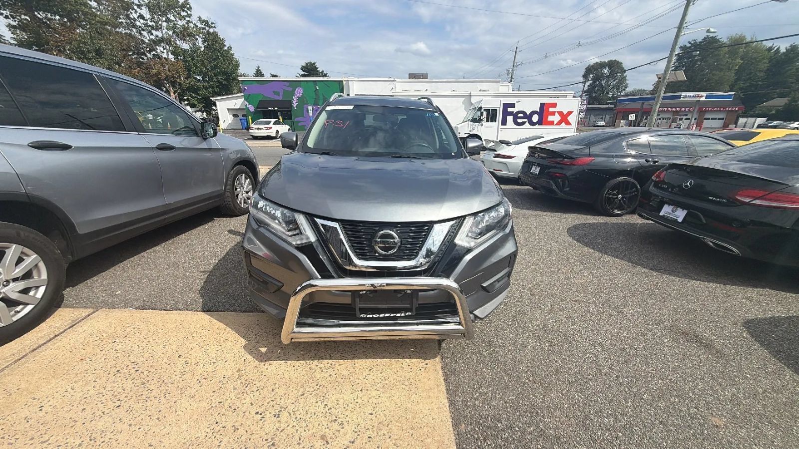 Used 2018 Nissan Rogue SV w/ Premium Package AWD/4WD image 2
