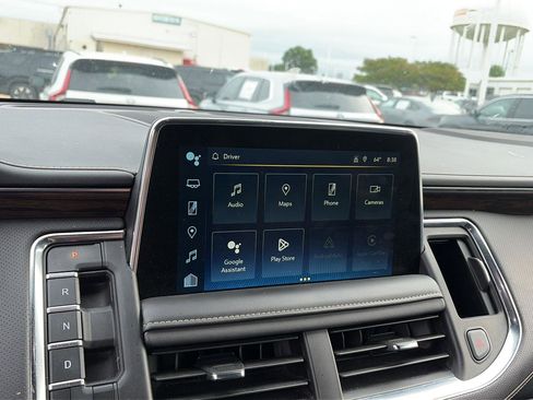 Used 2024 Chevrolet Suburban Premier AWD/4WD image 6