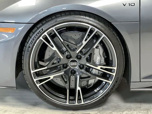 Certified 2021 Audi R8 V10 performance image 25