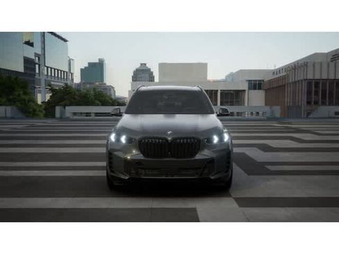 Used 2026 BMW X5 xDrive40i w/ M Sport Package AWD/4WD image 3