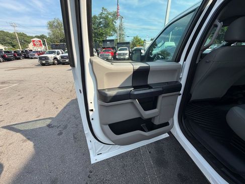 Used 2016 Ford F150 XL w/ Equipment Group 101A Mid AWD/4WD image 24