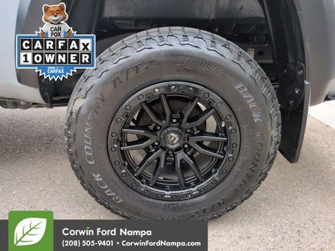 Used 2020 Toyota Tacoma TRD Off-Road AWD/4WD image 31