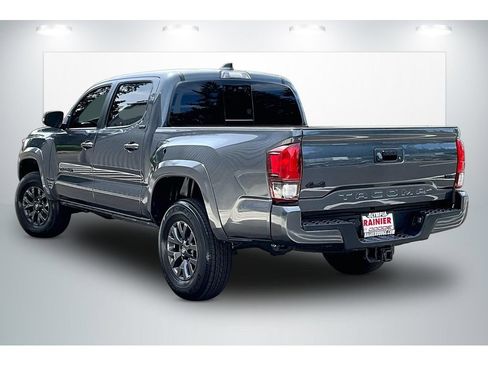 Used 2023 Toyota Tacoma SR5 w/ Technology Package AWD/4WD image 12