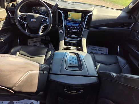 Used 2017 Cadillac Escalade ESV Platinum AWD/4WD image 62