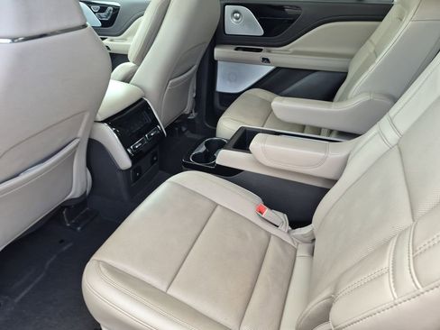Used 2022 Lincoln Aviator Reserve w/ Equipment Group 201A image 14