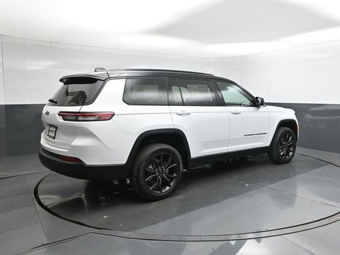 New 2025 Jeep Grand Cherokee L Limited image 11
