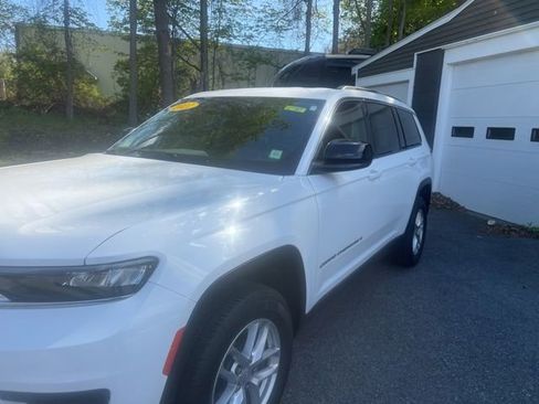 Used 2021 Jeep Grand Cherokee L Laredo w/ Luxury Tech Group I AWD/4WD image 3