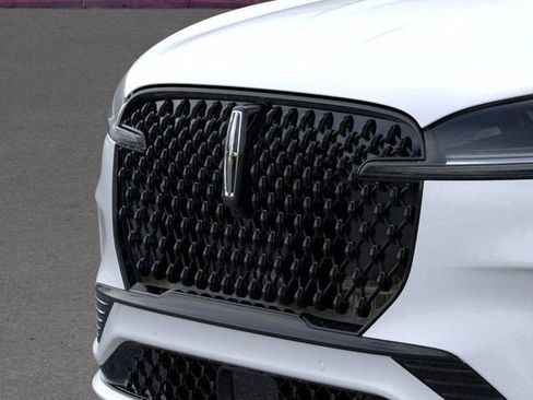 New 2026 Lincoln Aviator AWD w/ Jet Appearance Package image 17