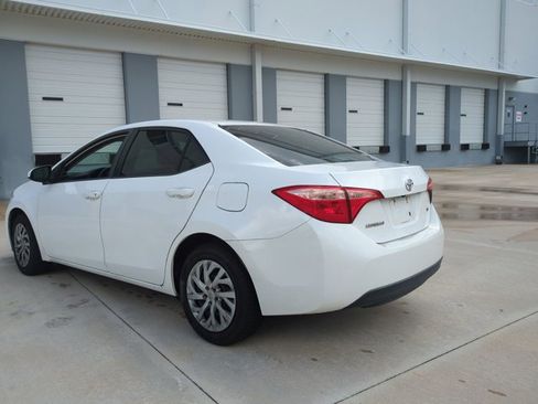 Used 2018 Toyota Corolla LE FWD image 7