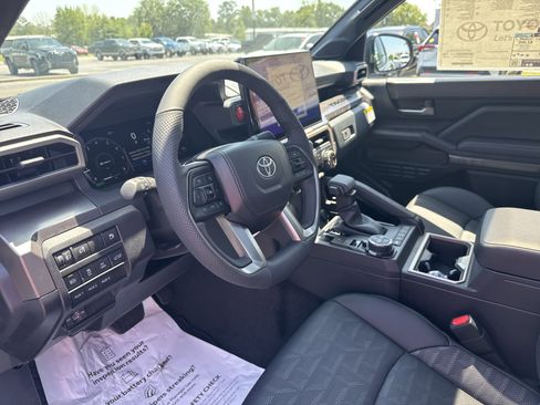 New 2025 Toyota Tacoma TRD Off-Road w/ TRD Off Road Premium Package AWD/4WD image 15