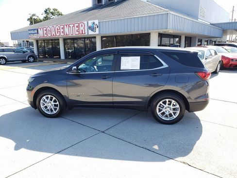 Used 2023 Chevrolet Equinox LT image 2