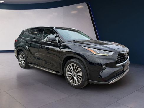 Used 2021 Toyota Highlander Platinum image 7