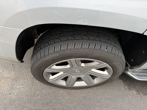 Used 2020 Cadillac Escalade Luxury image 6