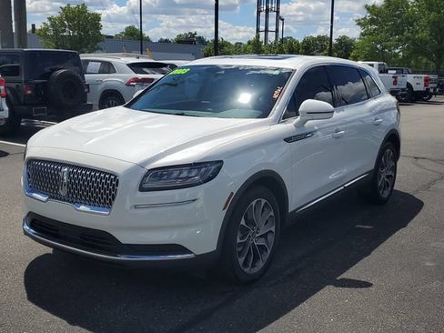 Used 2023 Lincoln Nautilus Reserve AWD/4WD image 2