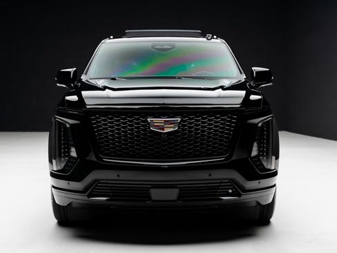 Used 2025 Cadillac Escalade ESV Sport Platinum AWD/4WD image 6