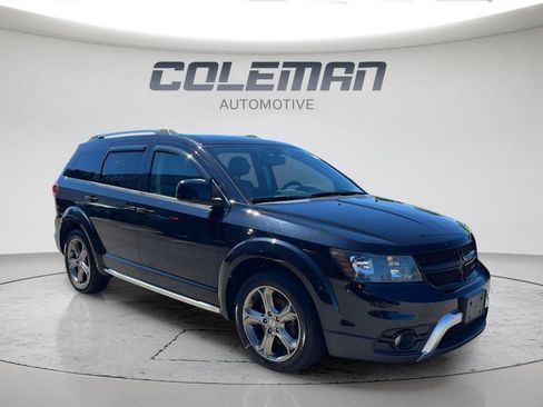 Used 2017 Dodge Journey Crossroad FWD image 3