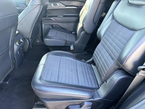 Certified 2025 Ford Explorer ST-Line AWD/4WD image 16