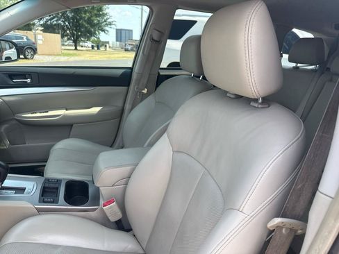 Used 2013 Subaru Outback 3.6R Limited w/ Moonroof Pkg AWD/4WD image 35