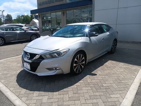 Used 2016 Nissan Maxima SR FWD image 2