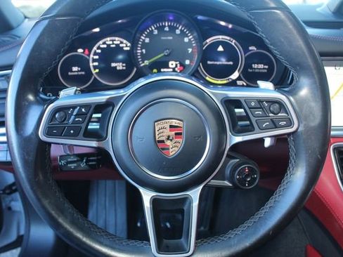 Used 2018 Porsche Panamera 4 image 19