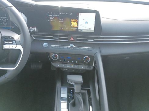 Certified 2024 Hyundai Elantra SEL w/ Convenience Package image 4