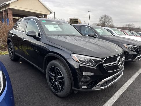 Used 2026 Mercedes-Benz GLC 300 4MATIC image 2